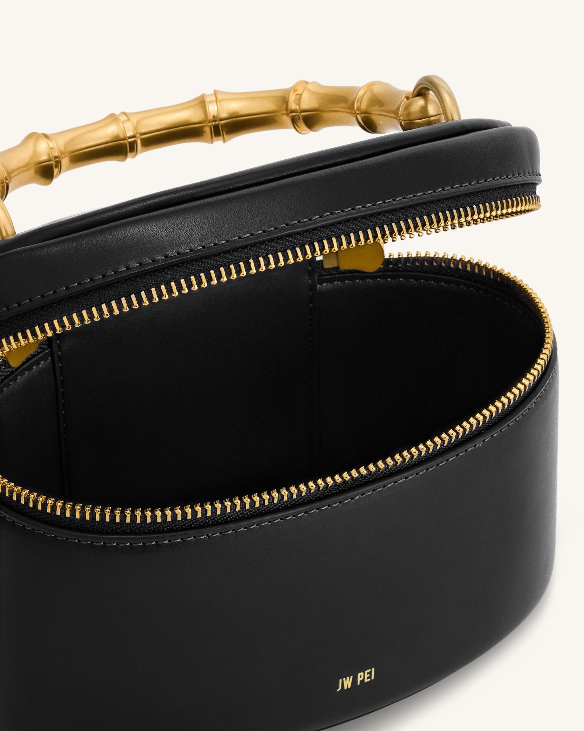 Natalie Metal Geometric Pendant Handle Bag - Black - Image 4